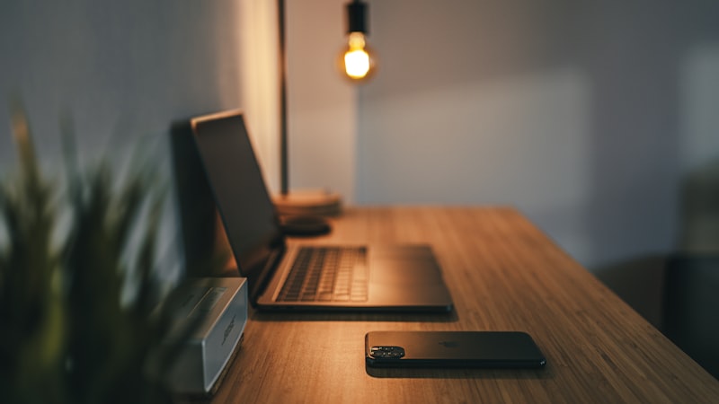 Home office planejado — o que as tendências de 2026 dizem (e o que o marceneiro cobra por elas)